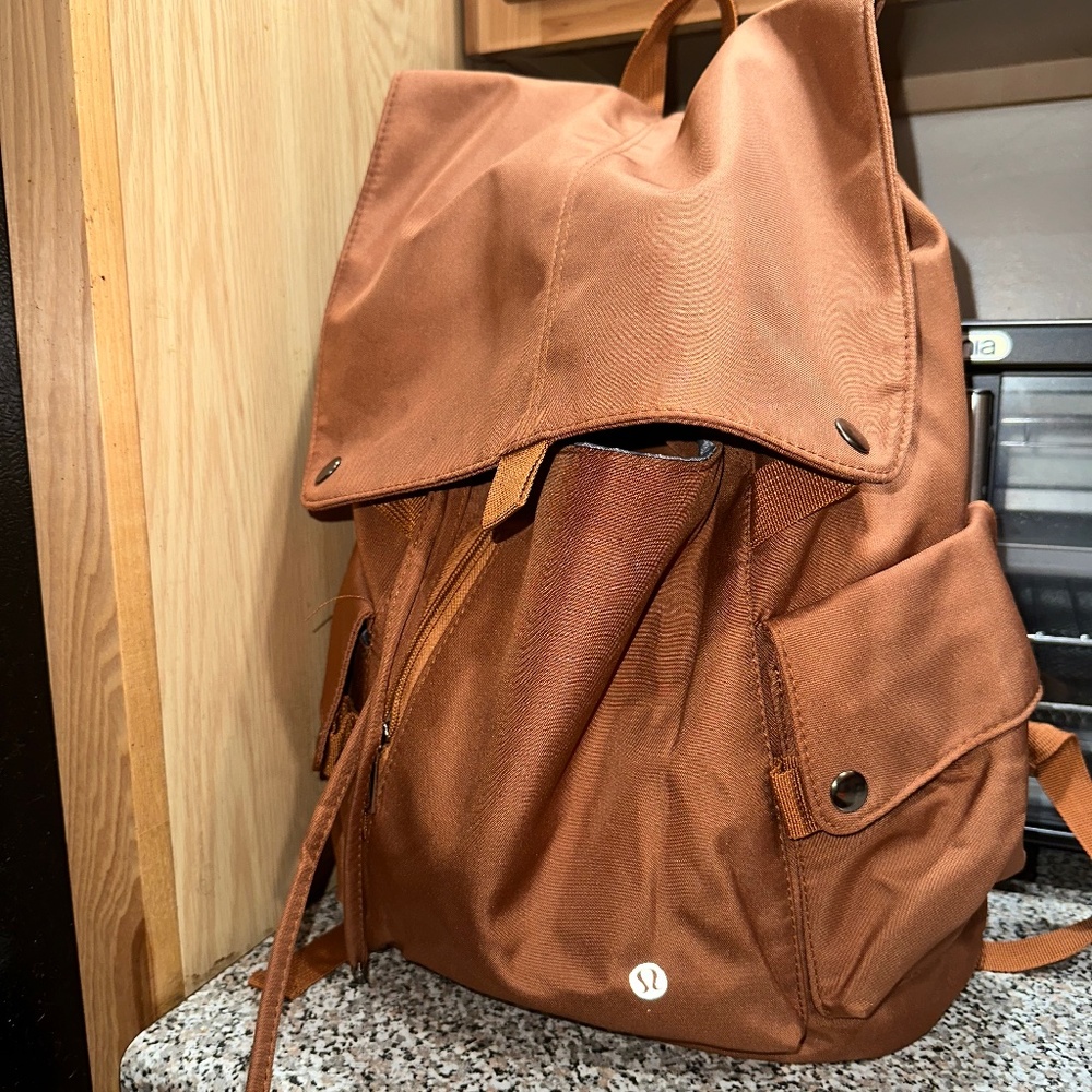 Lululemon women’s backpack